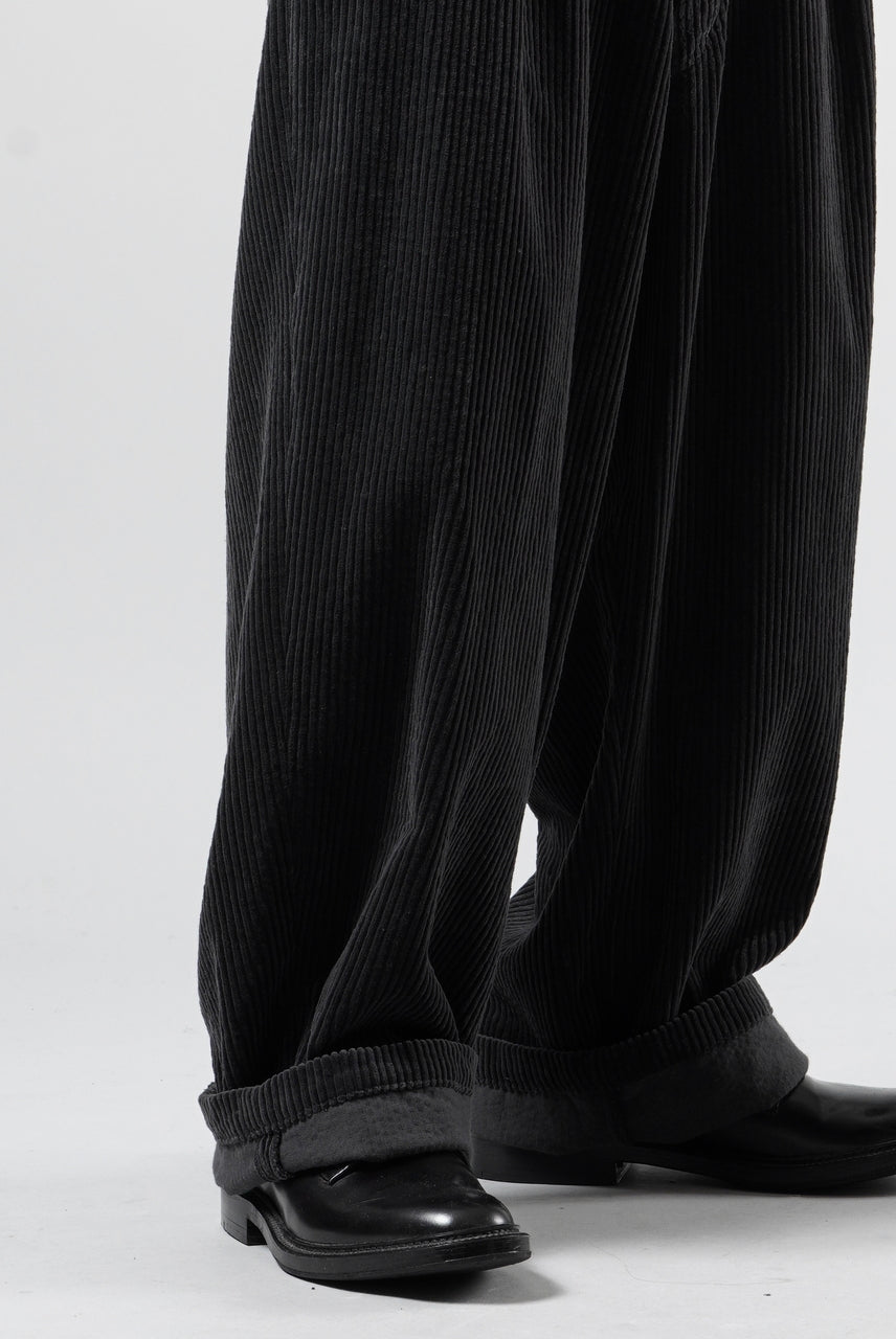 画像をギャラリービューアに読み込む, KLASICA "PACE-CD" WIDE AND TAPERED SILENT TROUSERS / HI-SOFT FINISHED 5-WALE CORDUROY (IRON)