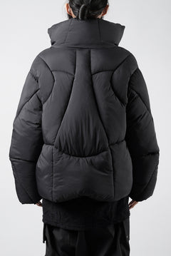 画像をギャラリービューアに読み込む, thom/krom OVERSIZED HIGH NECK JACKET / WARM PUFFER (BLACK)