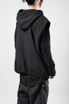画像をギャラリービューアに読み込む, thom/krom OVERSIZED SLEEVELESS ZIP UP HOODIE / SOFT COTTON SWEAT (BLACK)