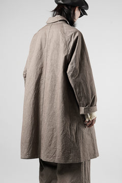 Load image into Gallery viewer, KLASICA "GHOST Ⅱ" SINGLE LAYER BALMACAAN COAT / HAND DYED HIGH DENSITY TWILL (DUST)
