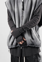 画像をギャラリービューアに読み込む, thom/krom OVERSIZED SLEEVELESS ZIP UP HOODIE / SOFT COTTON SWEAT (GREY STONE WASH SPRAY)