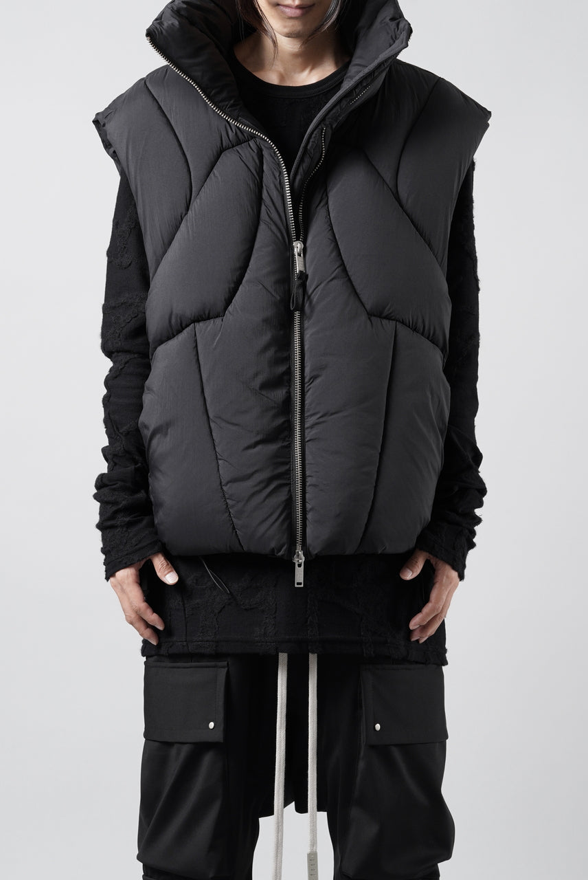 画像をギャラリービューアに読み込む, thom/krom OVERSIZED HIGH NECK VEST / WARM PUFFER (BLACK)