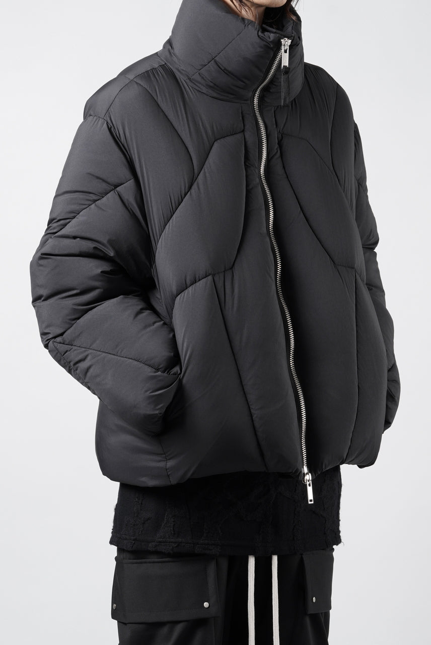 画像をギャラリービューアに読み込む, thom/krom OVERSIZED HIGH NECK JACKET / WARM PUFFER (BLACK)