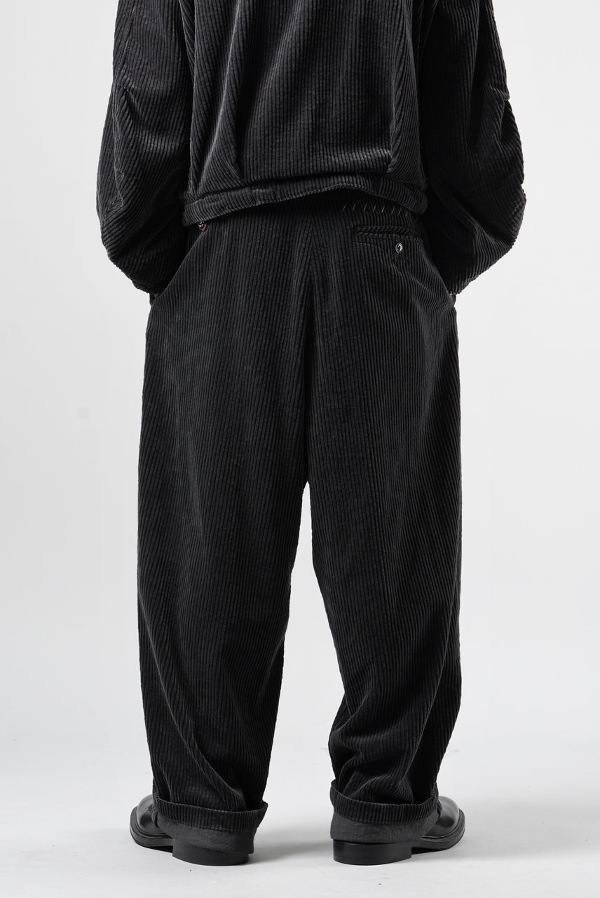 画像をギャラリービューアに読み込む, KLASICA "PACE-CD" WIDE AND TAPERED SILENT TROUSERS / HI-SOFT FINISHED 5-WALE CORDUROY (IRON)