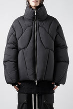 画像をギャラリービューアに読み込む, thom/krom OVERSIZED HIGH NECK JACKET / WARM PUFFER (BLACK)