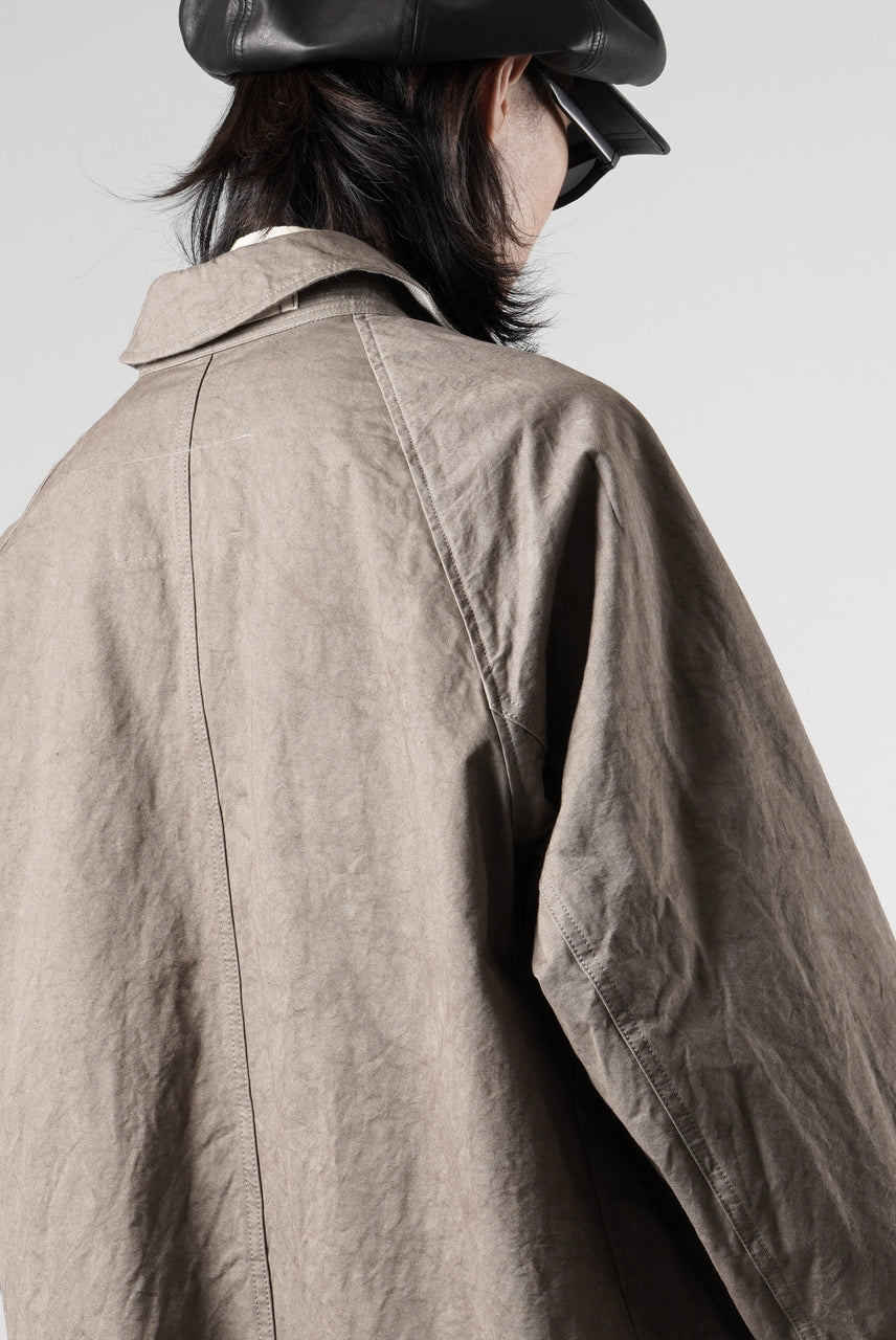 Load image into Gallery viewer, KLASICA "GHOST Ⅱ" SINGLE LAYER BALMACAAN COAT / HAND DYED HIGH DENSITY TWILL (DUST)