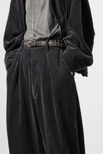 画像をギャラリービューアに読み込む, KLASICA "PACE-CD" WIDE AND TAPERED SILENT TROUSERS / HI-SOFT FINISHED 5-WALE CORDUROY (IRON)
