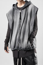 画像をギャラリービューアに読み込む, thom/krom OVERSIZED SLEEVELESS ZIP UP HOODIE / SOFT COTTON SWEAT (GREY STONE WASH SPRAY)