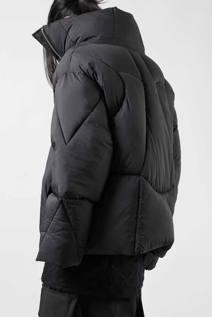 画像をギャラリービューアに読み込む, thom/krom OVERSIZED HIGH NECK JACKET / WARM PUFFER (BLACK)