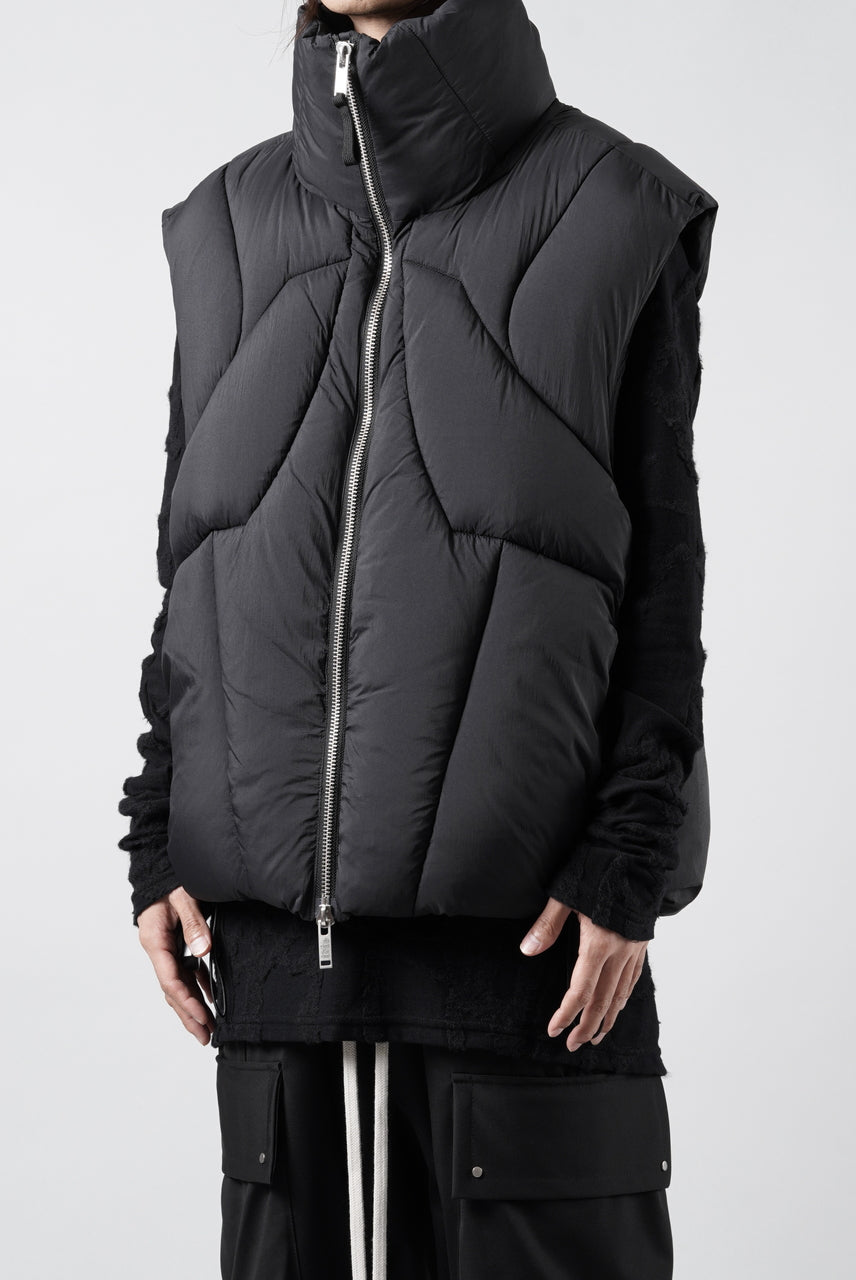 画像をギャラリービューアに読み込む, thom/krom OVERSIZED HIGH NECK VEST / WARM PUFFER (BLACK)
