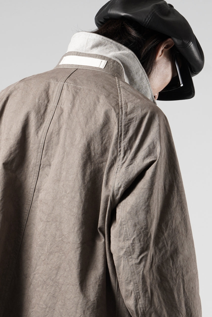 Load image into Gallery viewer, KLASICA "GHOST Ⅱ" SINGLE LAYER BALMACAAN COAT / HAND DYED HIGH DENSITY TWILL (DUST)