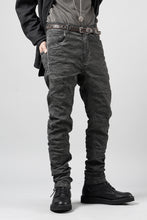 画像をギャラリービューアに読み込む, daub SLIM FIT JEANS / METALLIC STRETCH COTTON (COLD DYED GREY)