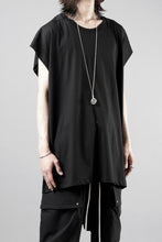 Load image into Gallery viewer, thom/krom FRENCH SLEEVE T-SHIRT / OVERSIZED FIT (BLACK)