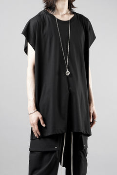 Load image into Gallery viewer, thom/krom FRENCH SLEEVE T-SHIRT / OVERSIZED FIT (BLACK)