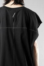 Load image into Gallery viewer, thom/krom FRENCH SLEEVE T-SHIRT / OVERSIZED FIT (BLACK)