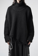 Load image into Gallery viewer, ISABEL BENENATO Wool Turtle-Neck Sweater width A Relaxed Fit and Asymmetrical Fringed Hem (BLACK)