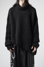 Load image into Gallery viewer, ISABEL BENENATO Wool Turtle-Neck Sweater width A Relaxed Fit and Asymmetrical Fringed Hem (BLACK)