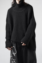 Load image into Gallery viewer, ISABEL BENENATO Wool Turtle-Neck Sweater width A Relaxed Fit and Asymmetrical Fringed Hem (BLACK)