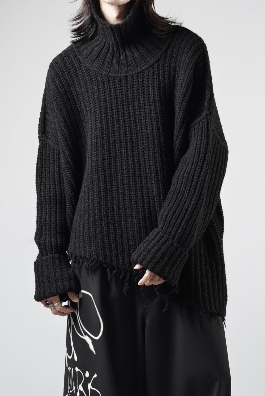 Load image into Gallery viewer, ISABEL BENENATO Wool Turtle-Neck Sweater width A Relaxed Fit and Asymmetrical Fringed Hem (BLACK)