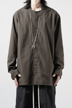 画像をギャラリービューアに読み込む, YUTA MATSUOKA collarless shirt / hard twist yarn horse cloth (dark brown)