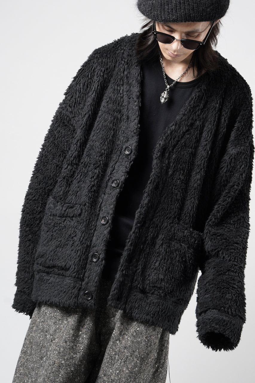 Load image into Gallery viewer, MASTERMIND WORLD SHAGGY CARDIGAN (BLACK)