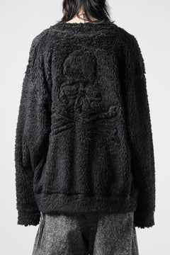 Load image into Gallery viewer, MASTERMIND WORLD SHAGGY CARDIGAN (BLACK)