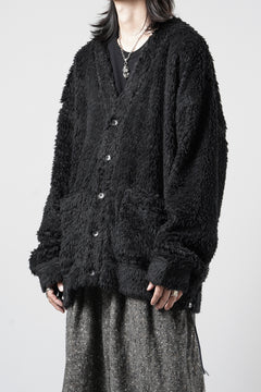 Load image into Gallery viewer, MASTERMIND WORLD SHAGGY CARDIGAN (BLACK)