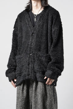 Load image into Gallery viewer, MASTERMIND WORLD SHAGGY CARDIGAN (BLACK)