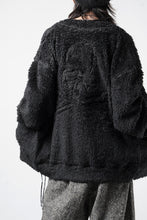 Load image into Gallery viewer, MASTERMIND WORLD SHAGGY CARDIGAN (BLACK)