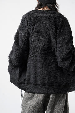 Load image into Gallery viewer, MASTERMIND WORLD SHAGGY CARDIGAN (BLACK)