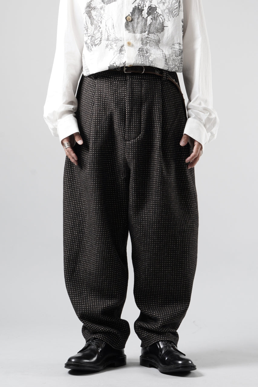 画像をギャラリービューアに読み込む, A TENTATIVE ATELIER exclusive Gale PLEAT WOOLEN PAINTER'S PANTS (DARK BROWN)