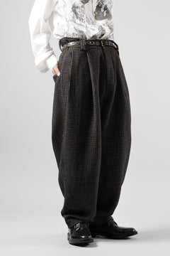 画像をギャラリービューアに読み込む, A TENTATIVE ATELIER exclusive Gale PLEAT WOOLEN PAINTER'S PANTS (DARK BROWN)