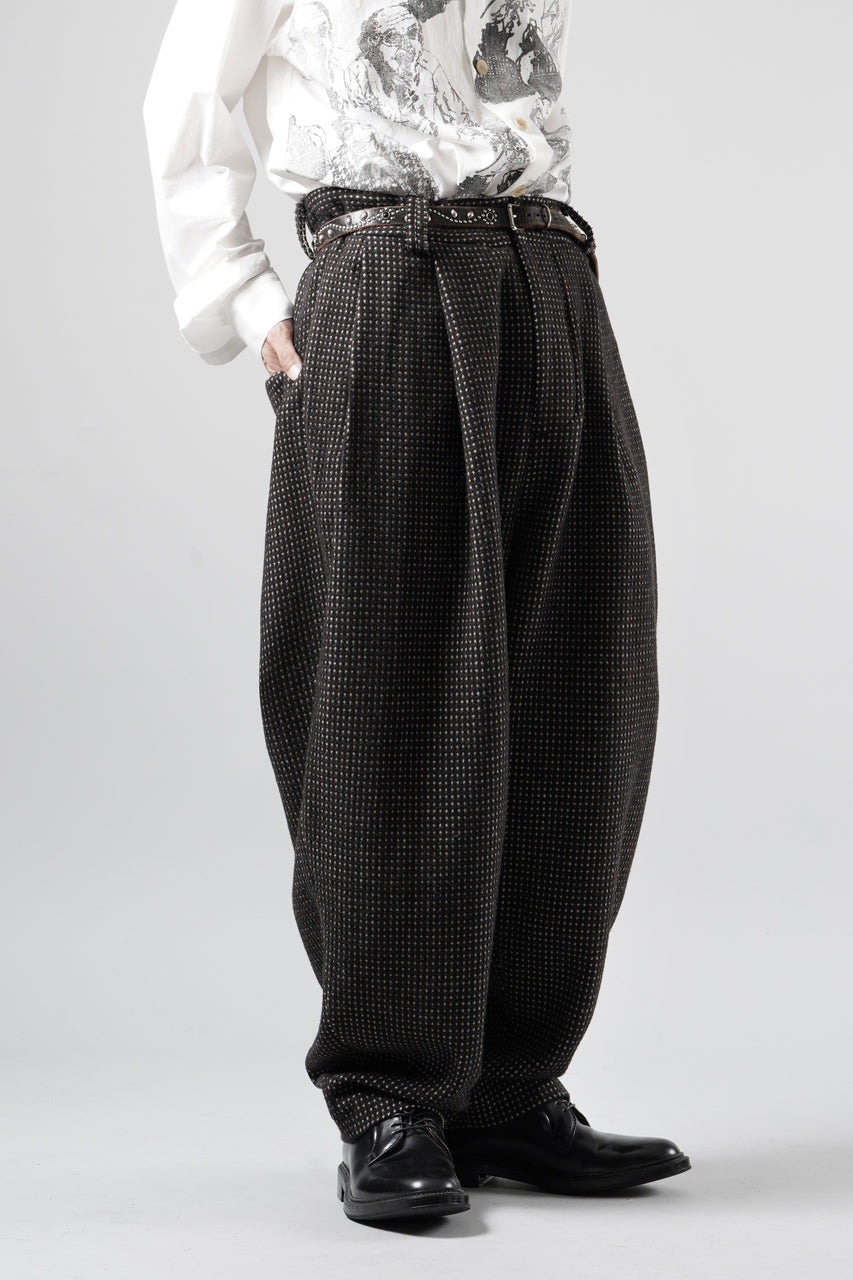 画像をギャラリービューアに読み込む, A TENTATIVE ATELIER exclusive Gale PLEAT WOOLEN PAINTER'S PANTS (DARK BROWN)