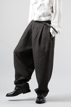 画像をギャラリービューアに読み込む, A TENTATIVE ATELIER exclusive Gale PLEAT WOOLEN PAINTER'S PANTS (DARK BROWN)