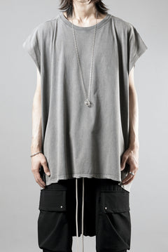 Load image into Gallery viewer, thom/krom FRENCH SLEEVE T-SHIRT / OVERSIZED FIT (DARK USED GREY)