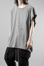 Load image into Gallery viewer, thom/krom FRENCH SLEEVE T-SHIRT / OVERSIZED FIT (DARK USED GREY)