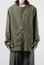 画像をギャラリービューアに読み込む, YUTA MATSUOKA collarless shirt / hard twist yarn horse cloth (khaki)