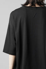 画像をギャラリービューアに読み込む, thom/krom ROUND NECK T-SHIRT / RELAXED FIT (BLACK)