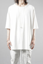 Load image into Gallery viewer, thom/krom ROUND NECK T-SHIRT / RELAXED FIT (OFF WHITE)