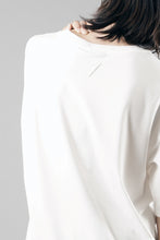 Load image into Gallery viewer, thom/krom ROUND NECK T-SHIRT / RELAXED FIT (OFF WHITE)