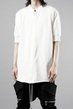 画像をギャラリービューアに読み込む, thom/krom STAND UP COLLAR T-SHIRT / STRETCH COTTON JERSEY (CREAM)