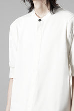 画像をギャラリービューアに読み込む, thom/krom STAND UP COLLAR T-SHIRT / STRETCH COTTON JERSEY (CREAM)