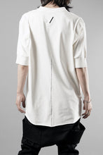 画像をギャラリービューアに読み込む, thom/krom STAND UP COLLAR T-SHIRT / STRETCH COTTON JERSEY (CREAM)