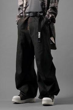 Load image into Gallery viewer, beauty : beast CROISSANT FLARE DOUBLE POCKET PANTS / PIGMENT PRINT VERSION (BROWN)