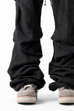 Load image into Gallery viewer, A.F ARTEFACT TUCK VOLUME BAGGY PANTS / ORGANIC LINEN (BLACK)