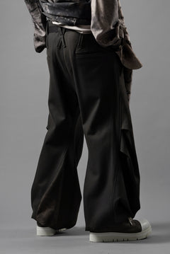 Load image into Gallery viewer, beauty : beast CROISSANT FLARE DOUBLE POCKET PANTS / PIGMENT PRINT VERSION (BROWN)