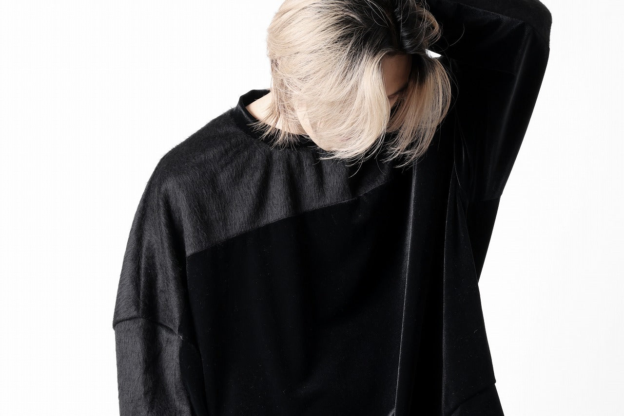 A.F ARTEFACT BRUSHED KNIT COMBI VELOR TOP (BLACK)