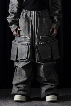 画像をギャラリービューアに読み込む, A.F ARTEFACT BLENDED SHADES DENIM CARGO TUCK WIDE PANTS (STEEL BLUE)