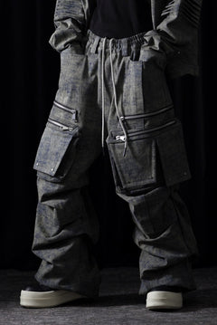 画像をギャラリービューアに読み込む, A.F ARTEFACT BLENDED SHADES DENIM CARGO TUCK WIDE PANTS (STEEL BLUE)