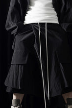 画像をギャラリービューアに読み込む, A.F ARTEFACT VOLUME WRAP CARGO SHORTS (BLACK)